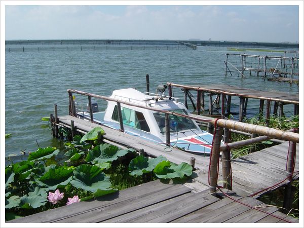 蓮花島湖心舫